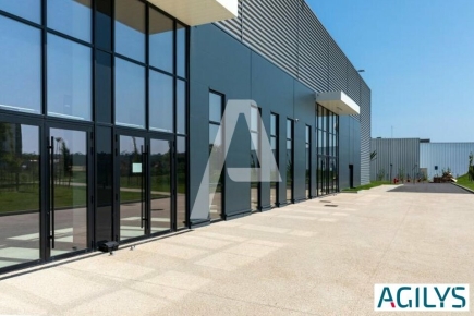 Activités / entrepôts à louer – SUCY-EN-BRIE (94370) – 2