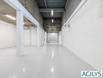 Activités / entrepôts à louer – VILLEBON SUR YVETTE (91140) – 2