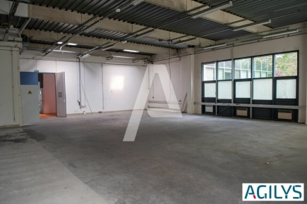 Activités / entrepôts à louer – VILLEBON-SUR-YVETTE (91140) – 2