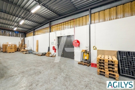 Activités / entrepôts à louer – LES ULIS (91940) – 1