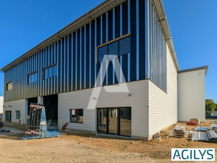 Activités / entrepôts à vendre – OLLAINVILLE (91290) – 2