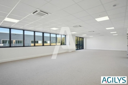 Activités / entrepôts à louer – CHALIFERT (77144) – 1