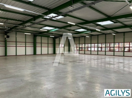 Activités / entrepôts à louer – SAINT-THIBAULT-DES-VIGNES (77400) – 3