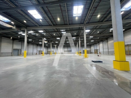 Activités / entrepôts à louer – MOISSY CRAMAYEL (77550) – 2