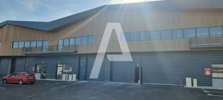 Activités / entrepôts à vendre – MOISSY CRAMAYEL (77550) – 2