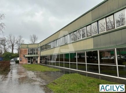 Activités / entrepôts à louer – SAINT-THIBAULT-DES-VIGNES (77400) – 3