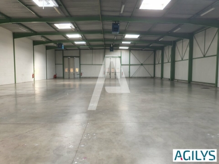 Activités / entrepôts à louer – SAINT-THIBAULT-DES-VIGNES (77400) – 2