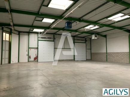 Activités / entrepôts à louer – SAINT-THIBAULT-DES-VIGNES (77400) – 2