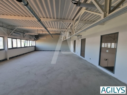 Activités / entrepôts à louer – VAUX LE PENIL (77000) – 3