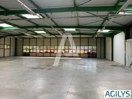 Activités / entrepôts à louer – SAINT-THIBAULT-DES-VIGNES (77400) – 3