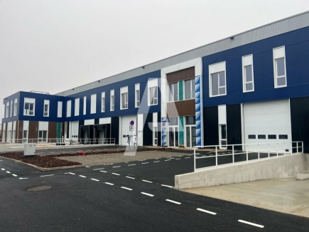 Activités / entrepôts à louer – MOISSY CRAMAYEL (77550) – 2