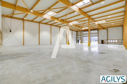 Activités / entrepôts à louer – BRIE COMTE ROBERT (77170) – 1