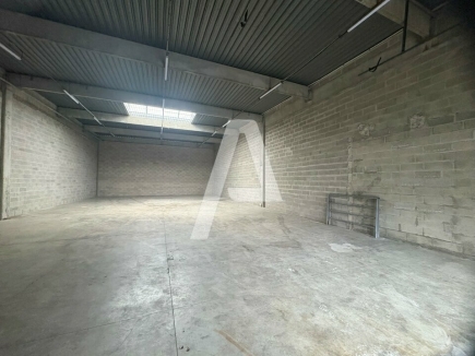 Activités / entrepôts à louer – SAINT THIBAULT DES VIGNES (77400) – 1