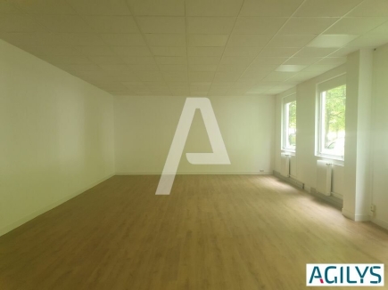 Activités / entrepôts à louer – Lognes (77185) – 2