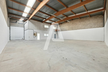 Activités / entrepôts à louer – EMERAINVILLE (77184) – 2