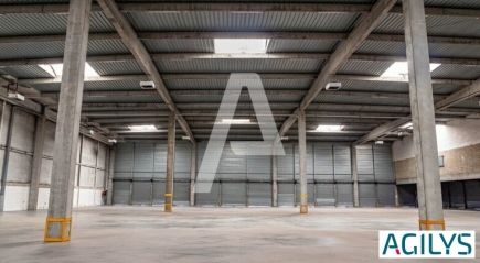 Activités / entrepôts à louer – COMBS-LA-VILLE (77380) – 3