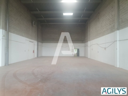 Activités / entrepôts à louer – Lognes (77185) – 1