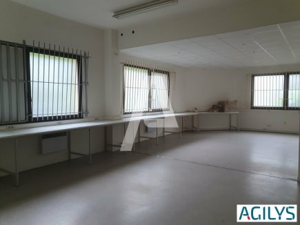 Activités / entrepôts à louer – CHAMPS-SUR-MARNE (77420) – 1