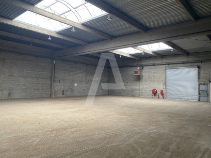 Activités / entrepôts à louer – LAGNY-SUR-MARNE (77400) – 3