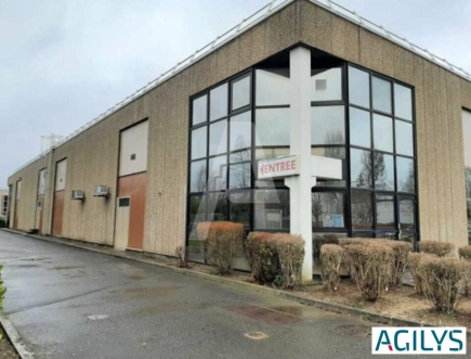 Activités / entrepôts à louer – COIGNIERES (78310) – 2