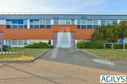 Activités / entrepôts à louer – TRAPPES (78190) – 2