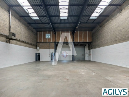 Activités / entrepôts à louer – ÉLANCOURT (78990) – 2