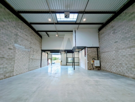 Activités / entrepôts à louer – VILLEBON SUR YVETTE (91140) – 3