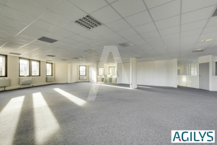 Bureaux à vendre – SAINT AUBIN (91190) – 3