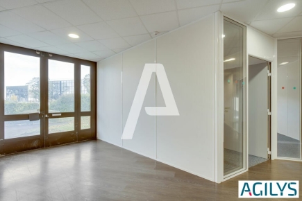 Bureaux à vendre – SAINT AUBIN (91190) – 2