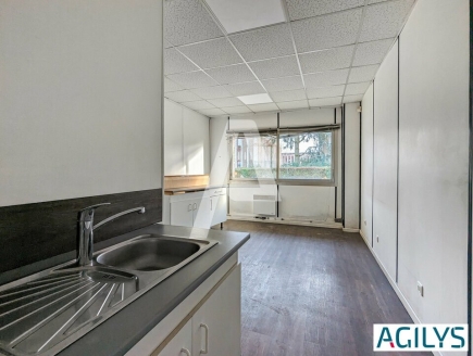 Activités / entrepôts à louer – LES ULIS (91140) – 3