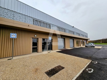 Activités / entrepôts à vendre – MAROLLES EN HUREPOIX (91630) – 1