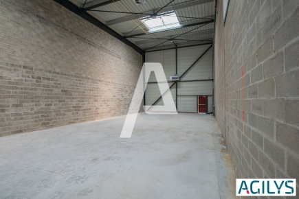 Activités / entrepôts à louer – SAINT PIERRE DU PERRAY (91280) – 1