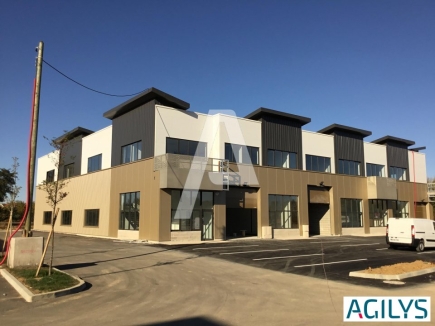 Activités / entrepôts à louer – SAINT PIERRE DU PERRAY (91280) – 3