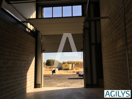 Activités / entrepôts à louer – SAINT PIERRE DU PERRAY (91280) – 1