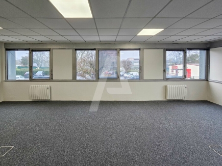 Bureaux à louer – MASSY (91300) – 1