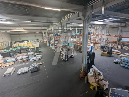 Activités / entrepôts à louer – VILLEJUST (91140) – 1