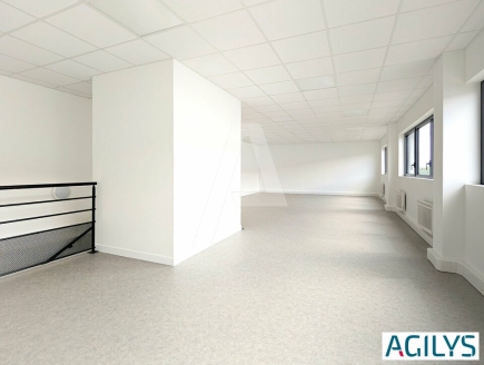 Activités / entrepôts à louer – CORBEIL ESSONNES (91100) – 2