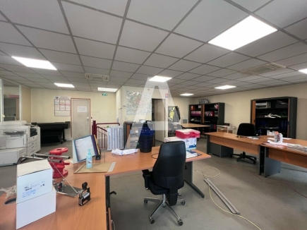 Activités / entrepôts à louer – VILLEJUIF (94800) – 2