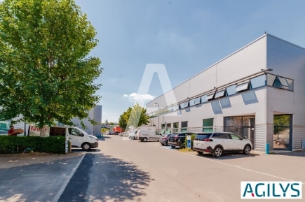Activités / entrepôts à louer – IVRY SUR SEINE (94200) – 3