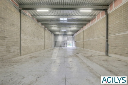 Activités / entrepôts à louer – LISSES () – 5