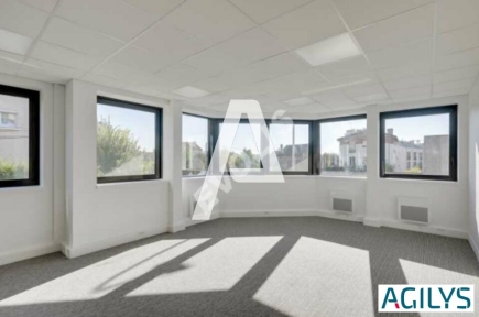 Bureaux à louer – GENTILLY (94250) – 1