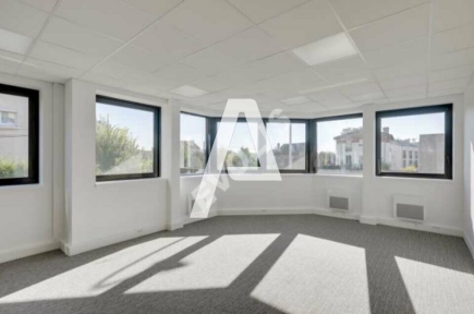 Bureaux à vendre – GENTILLY (94250) – 3