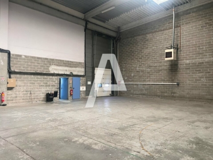 Activités / entrepôts à louer – IVRY SUR SEINE (94200) – 2