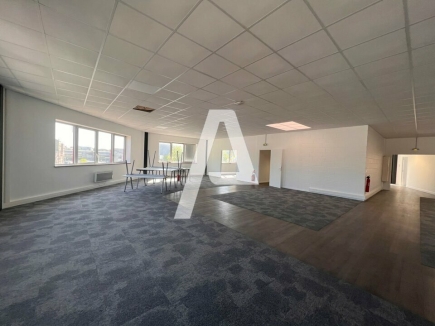 Activités / entrepôts à louer – IVRY SUR SEINE (94200) – 5