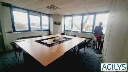 Activités / entrepôts à louer – FRESNES (94260) – 1