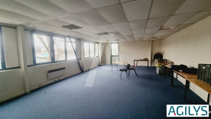 Activités / entrepôts à louer – FRESNES (94260) – 2