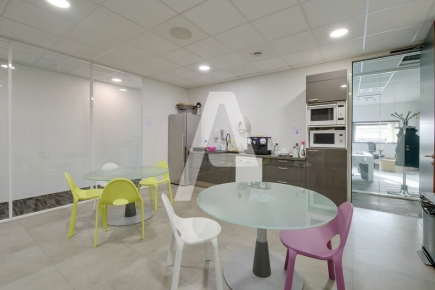 Activités / entrepôts à louer – IVRY SUR SEINE (94200) – 1