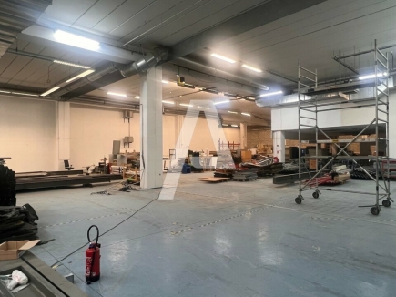 Activités / entrepôts à louer – IVRY-SUR-SEINE (94200) – 2