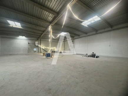 Activités / entrepôts à louer – IVRY SUR SEINE (94200) – 2