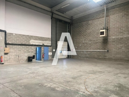 Activités / entrepôts à louer – IVRY SUR SEINE (94200) – 2